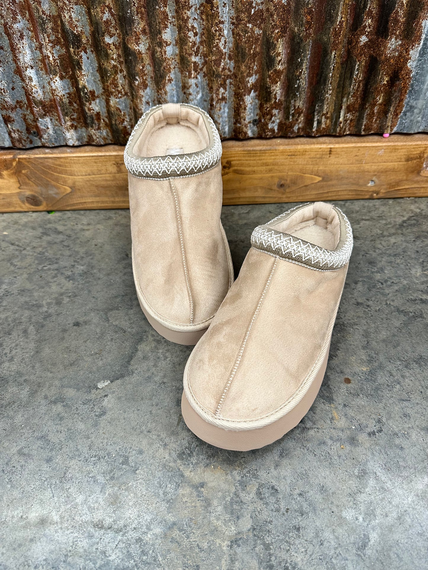 MIA platform slippers
