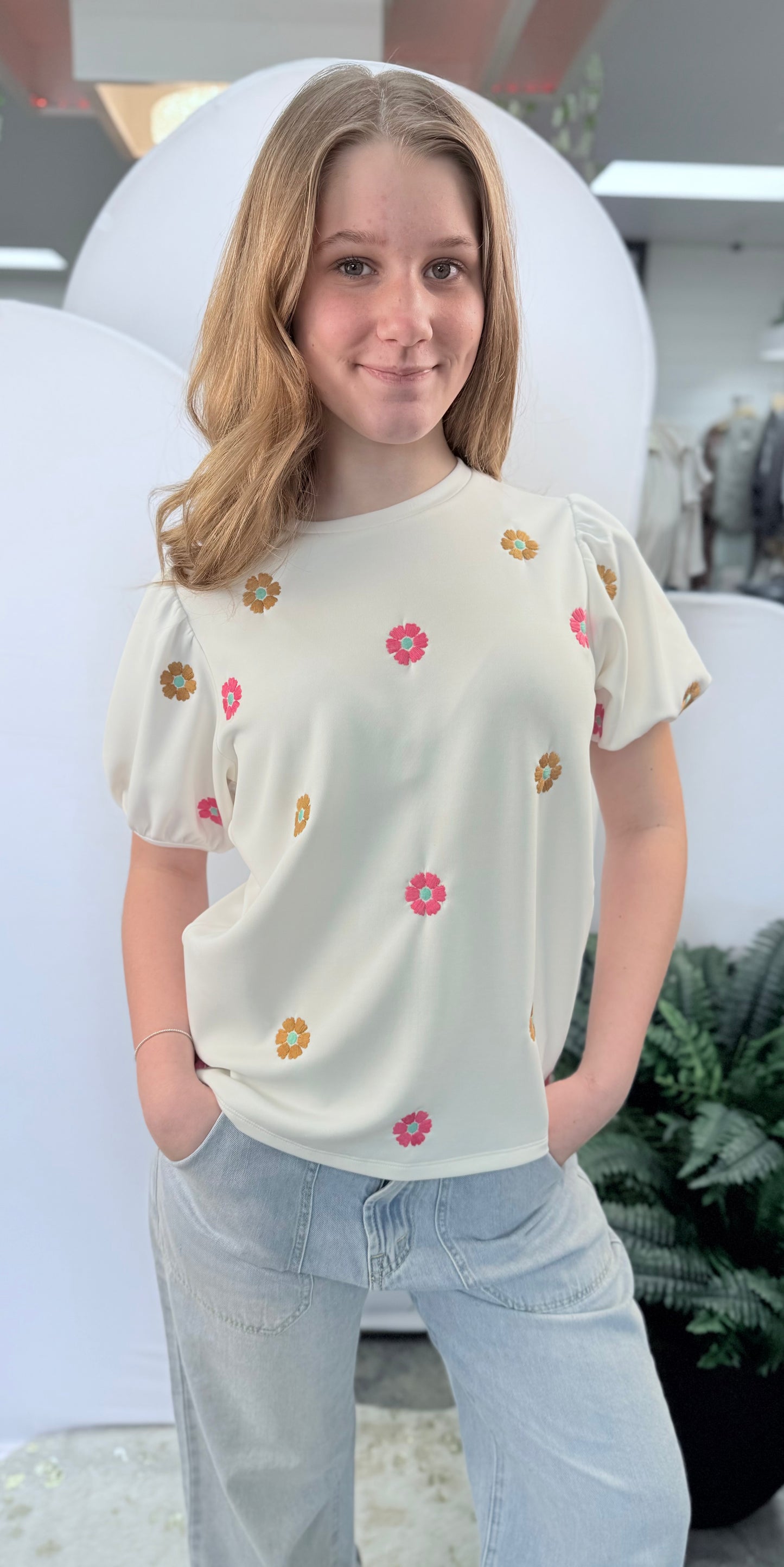 Daisy Dreams Puffer Sleeve Top