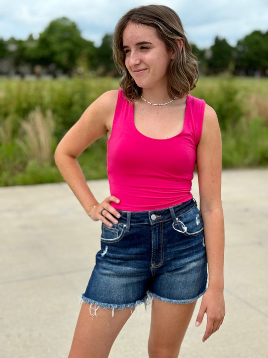 2 LAYER ROUND NECK TANK TOP