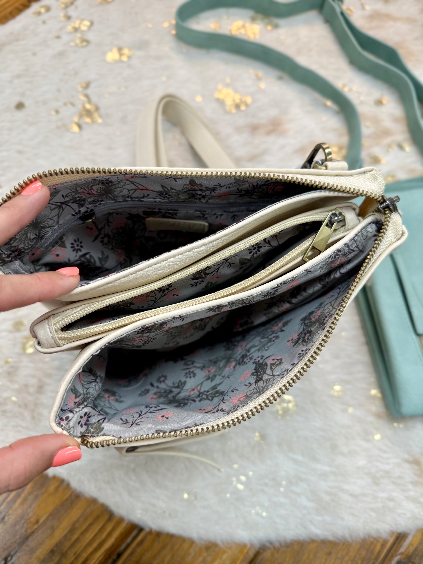 Dawn Multi Pocket Crossbody
