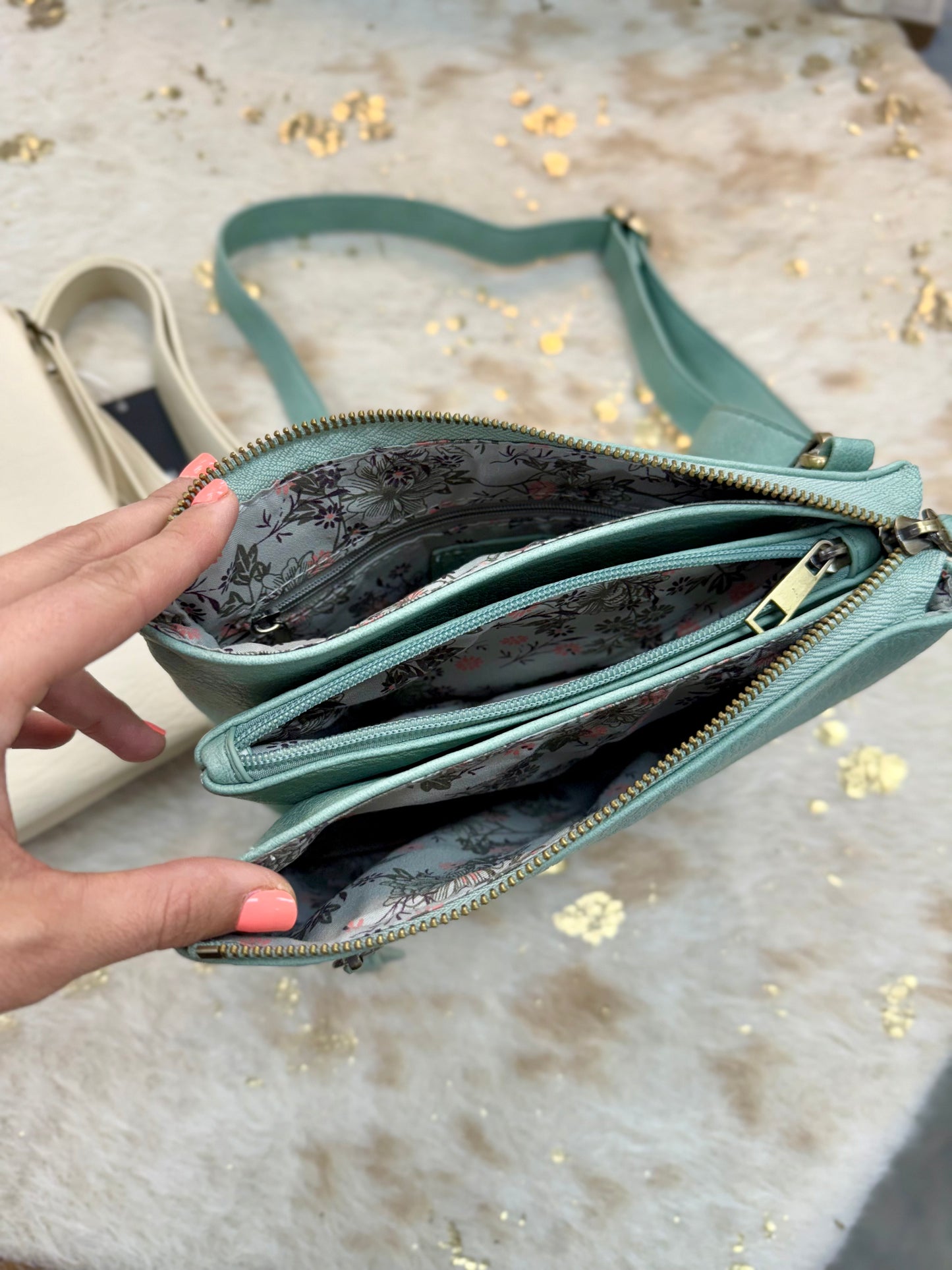 Dawn Multi Pocket Crossbody
