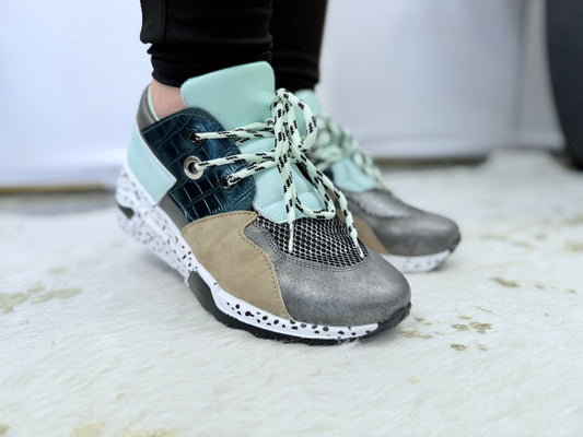 YOKI beige speckled sneaker