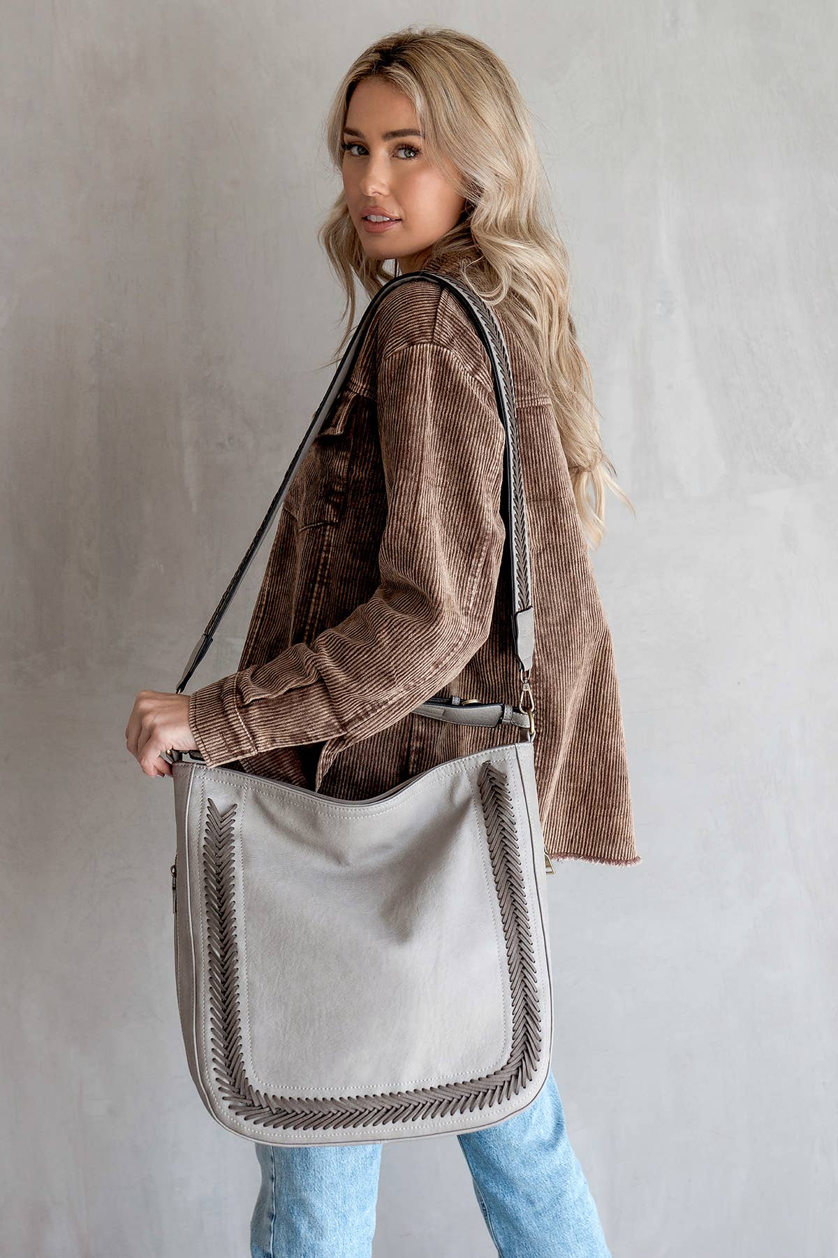 Aris Hobo w/ Whipstitch Strap